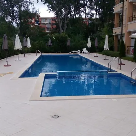 아파트 Flat Near The Sea 네세부르