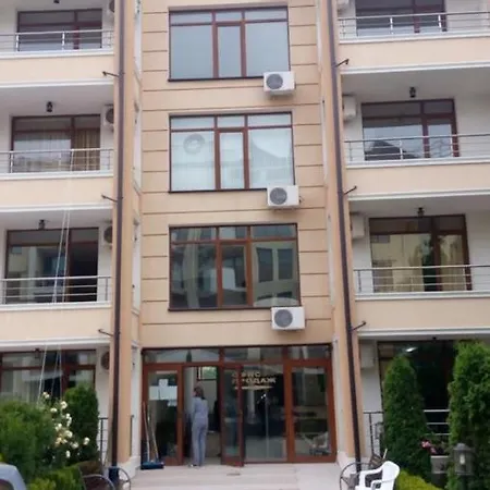아파트 Flat Near The Sea 네세부르